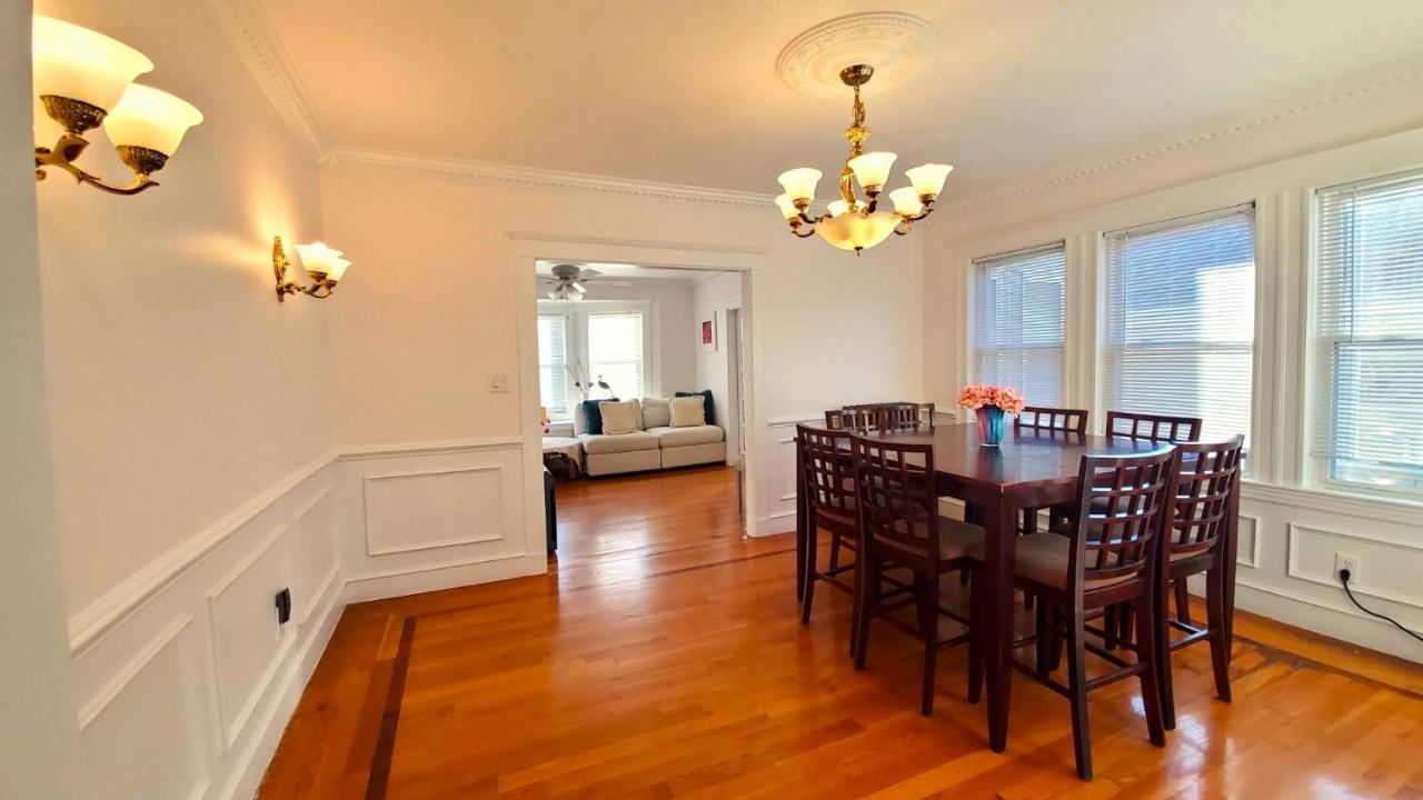 Near Train Station Gorgeous 3-Bedroom Apartment With Patios Boston Luaran gambar